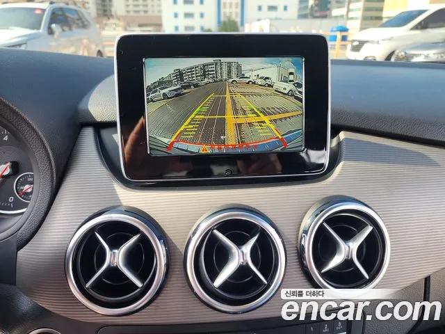 Mercedes-Benz B-Class 2016 thumb 5