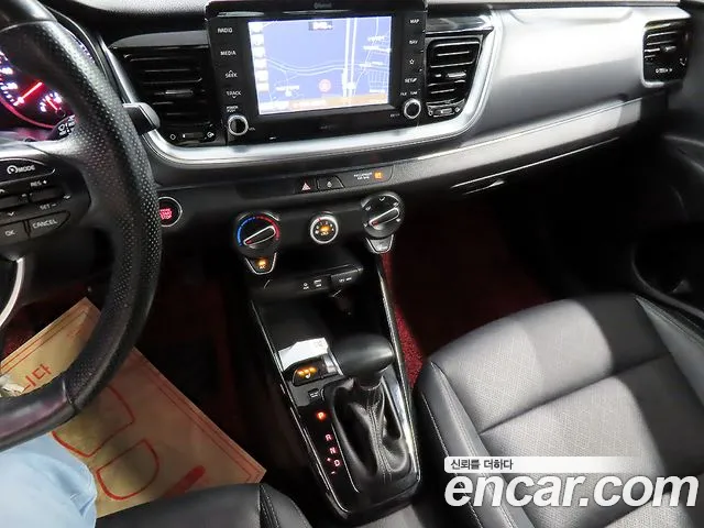 Kia Stonic 2017 thumb 12