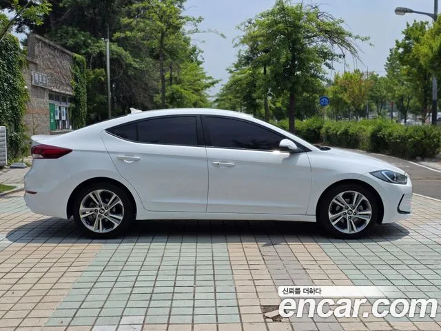 Hyundai Avante 2017 thumb 8