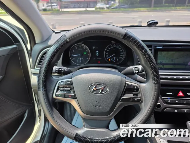 Hyundai Avante 2017 thumb 3