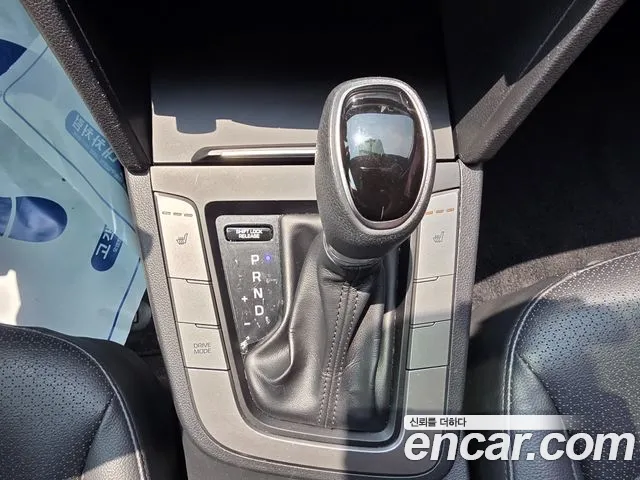 Hyundai Avante 2017 thumb 12