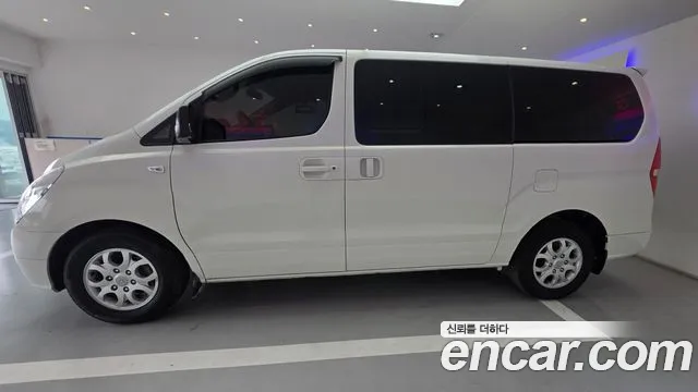 Hyundai Staria 2010 thumb 8