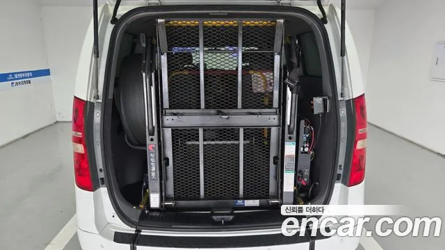 Hyundai Staria 2010 thumb 6