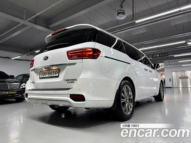 Kia Carnival 2019 thumb 9