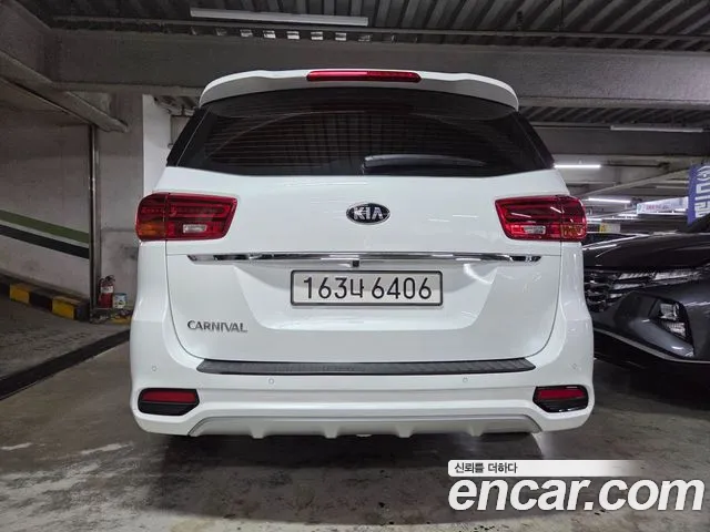Kia Carnival 2019 thumb 11