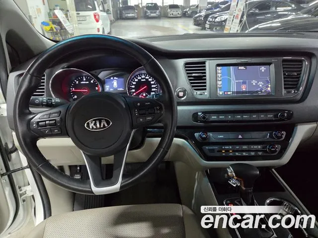 Kia Carnival 2019 thumb 5