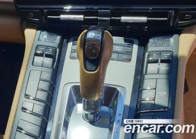 Porsche Panamera 2014 thumb 10