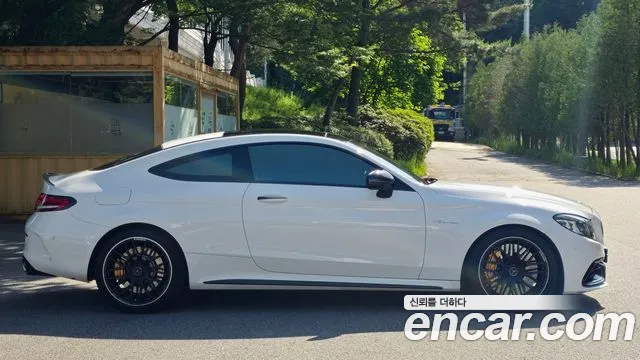 Mercedes-Benz C-Class 2020 thumb 8