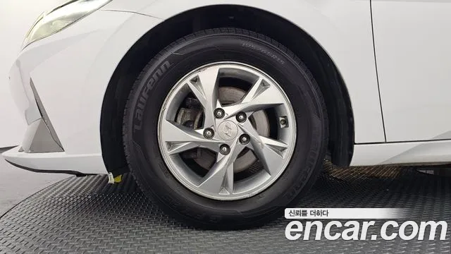 Hyundai Elantra 2021 thumb 9