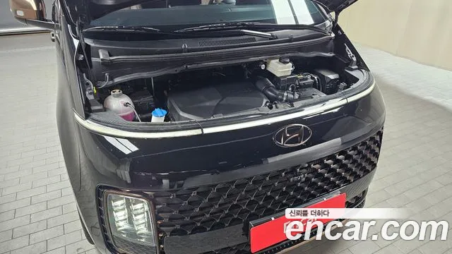 Hyundai Staria 2024 thumb 9