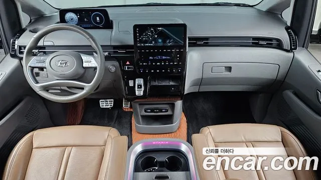 Hyundai Staria 2024 thumb 4