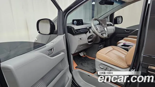 Hyundai Staria 2024 thumb 7
