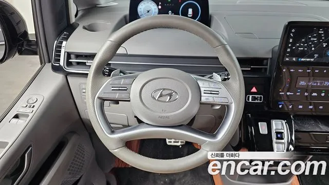 Hyundai Staria 2024 thumb 6