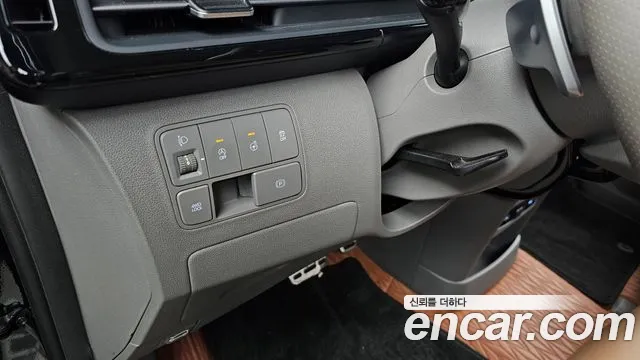 Hyundai Staria 2024 thumb 11