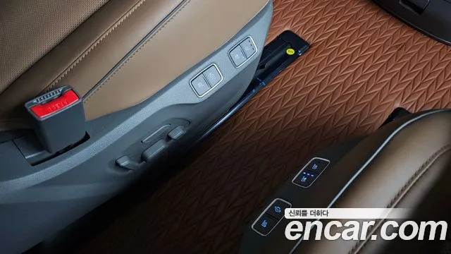Hyundai Staria 2024 thumb 10