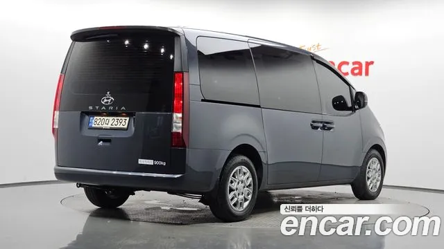 Hyundai Staria 2023 thumb 5