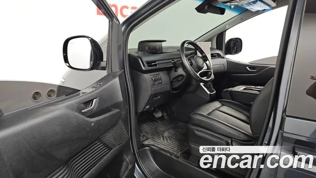 Hyundai Staria 2023 thumb 11