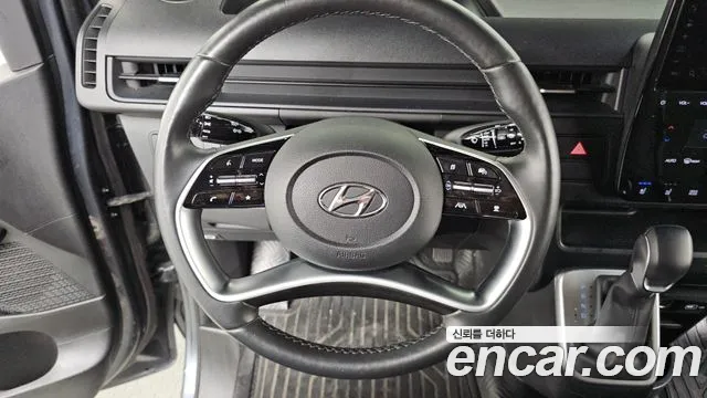 Hyundai Staria 2023 thumb 12