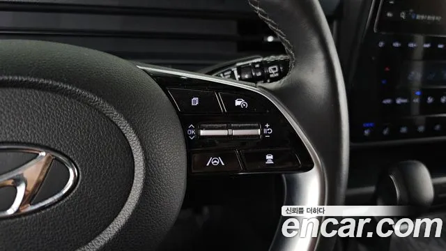 Hyundai Staria 2023 thumb 4