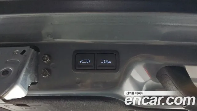 Hyundai Staria 2023 thumb 9