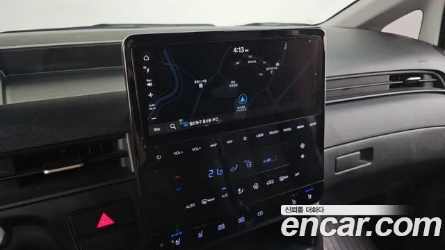 Hyundai Staria 2023 thumb 7