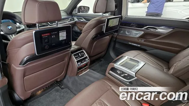 BMW 7 серии 2017 thumb 12