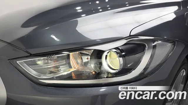Hyundai Avante 2017 thumb 3