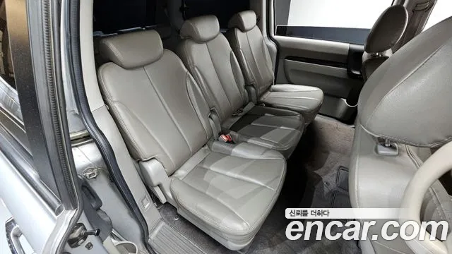 Kia Canival 2010 thumb 7