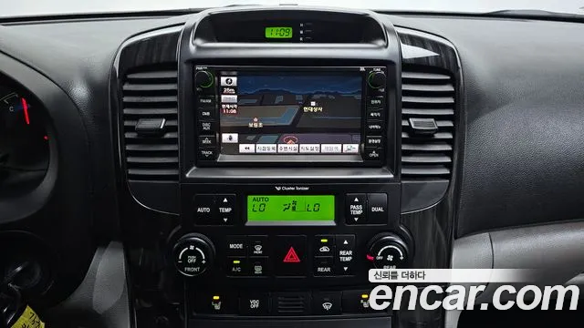 Kia Canival 2010 thumb 10