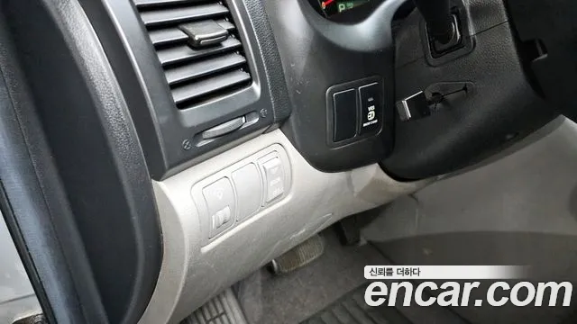 Kia Canival 2010 thumb 11