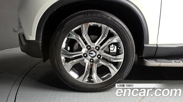KGM Rexton 2018 thumb 10