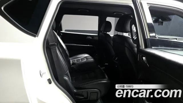 KGM Rexton 2018 thumb 9