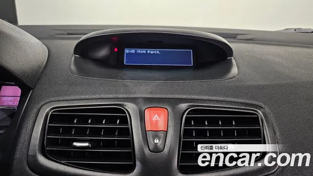 Renault SM3 2014 thumb 5