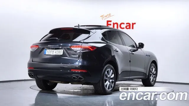 Maserati Levante 2022 thumb 3
