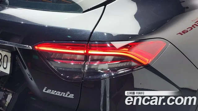 Maserati Levante 2022 thumb 2