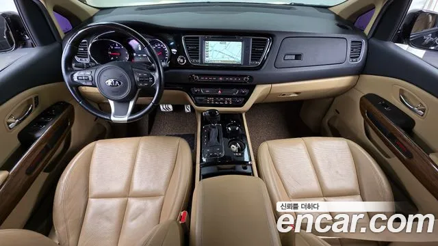Kia Carnival 2015 thumb 3