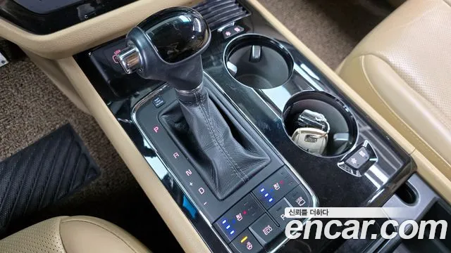 Kia Carnival 2015 thumb 12