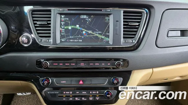 Kia Carnival 2015 thumb 4