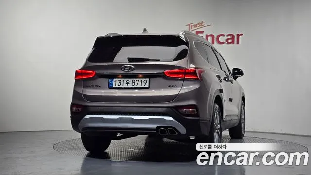 Hyundai Santa Fe 2018 thumb 4
