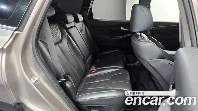 Hyundai Santa Fe 2018 thumb 7