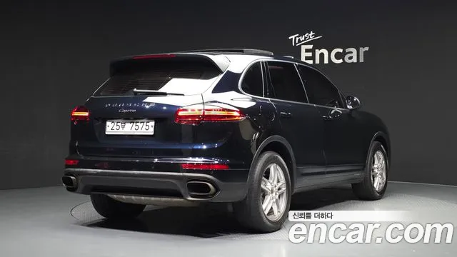 Porsche Cayenne 2015 thumb 3