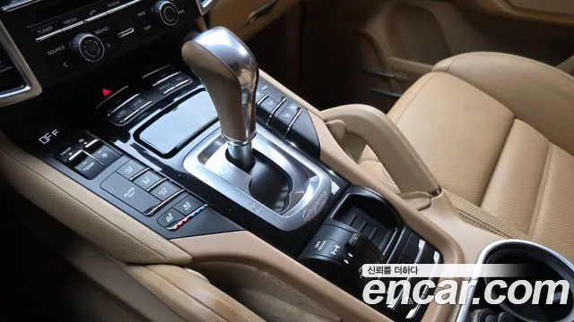 Porsche Cayenne 2015 thumb 4