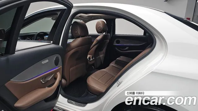 Mercedes-Benz E-Class 2018 thumb 8
