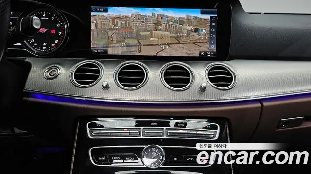Mercedes-Benz E-Class 2018 thumb 5