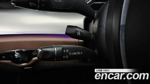 Mercedes-Benz E-Class 2018 thumb 10