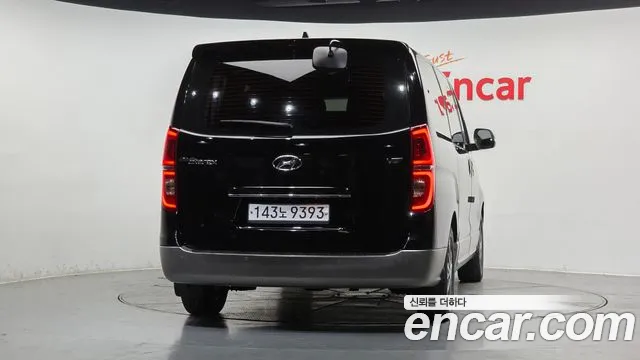 Hyundai Staria 2020 thumb 12