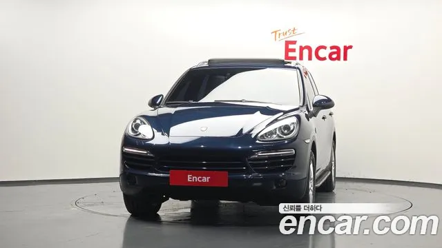 Porsche Cayenne 2012 thumb 2