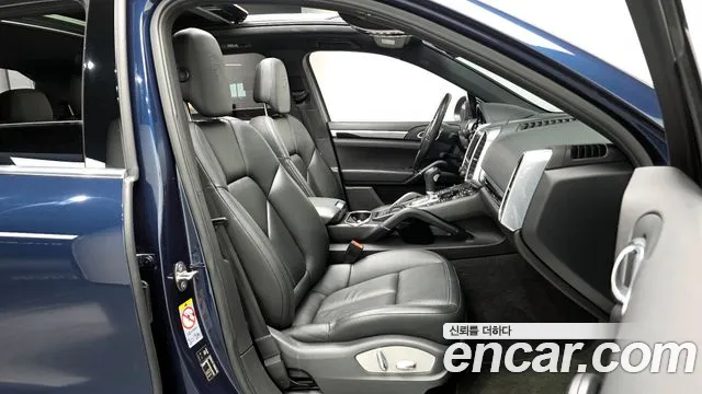 Porsche Cayenne 2012 thumb 6