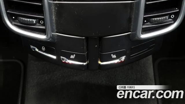 Porsche Cayenne 2012 thumb 11