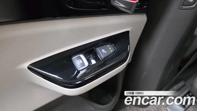 Kia Carnival 2021 thumb 5